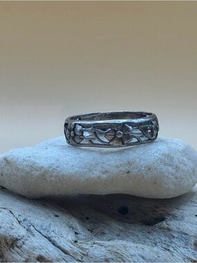 Vintage Sterling Silver Floral Band Ring SIZE US 7